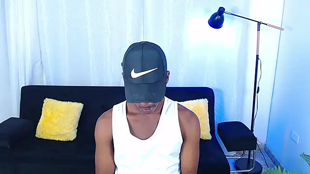 alexaandro18 网络视讯表演