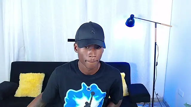 alexaandro18 webcam show