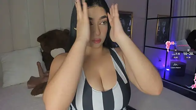 צ'אט XXX בשידור חי של AlyssiaDanger