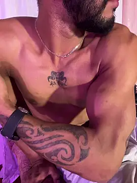 Živá chatovací místnost bigblack0111