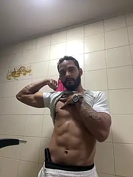 bigblack0111 Show in webcam