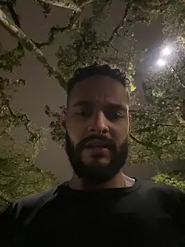 bigblack0111's Live XXX Chat