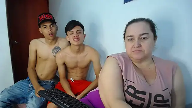 Show modela Mercilessly_SEXPERVER na web-kameri