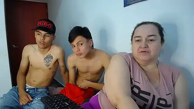 הופעת וובקאם של Mercilessly_SEXPERVER