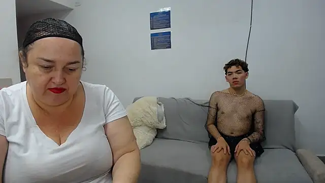 Mercilessly_SEXPERVER: διαδικτυακό σόου στην κάμερα