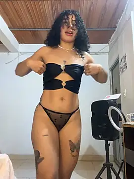 Miily_0 Adlı Modelin Canlı XXX Sohbeti