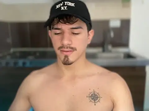 Show modela connor_rosse na web-kameri