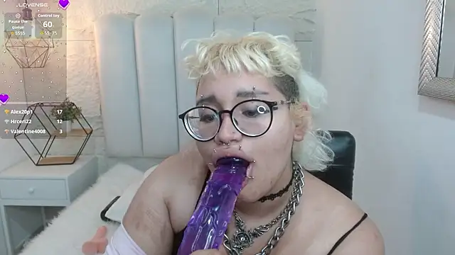 Show modela Echypyon_ na web-kameri