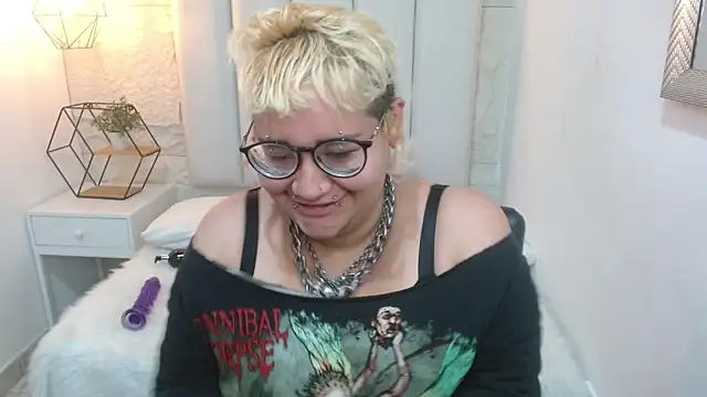 Echypyon_'s Live XXX Chat