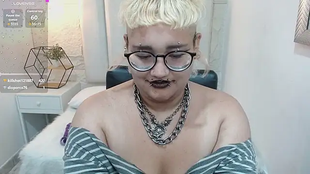 Chat XXX ao vivo de Echypyon_