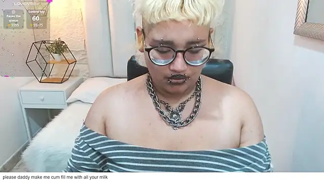 Chat +18 de Echypyon_ ao vivo