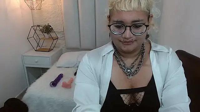 Czat XXX na żywo – Echypyon_