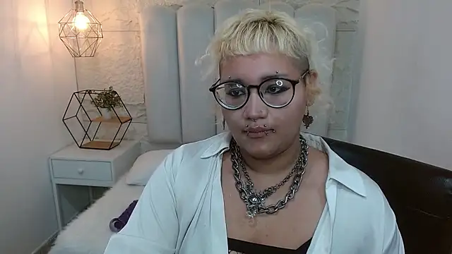XXX chat uživo modela Echypyon_