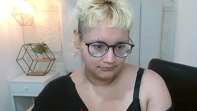 Chat XXX ao vivo de Echypyon_