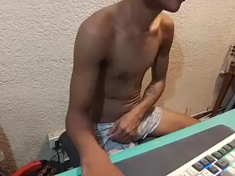 GeeXraven Pertunjukan Webcam