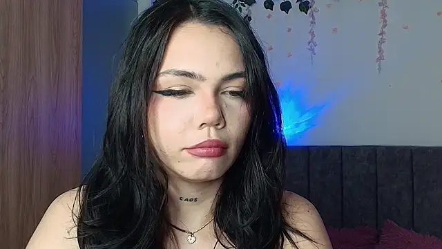 הופעת וובקאם של andraa_rossee