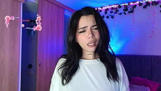 צ'אט XXX בשידור חי של andraa_rossee