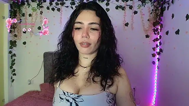 andraa_rossee's Webcam Show