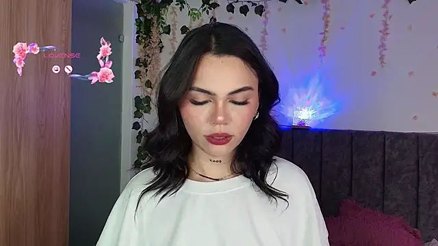 andraa_rossee's Webcam Show
