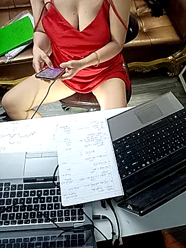 Julie-Rosee Live Chatrum