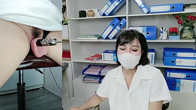Julie-Rosee 在線直播表演