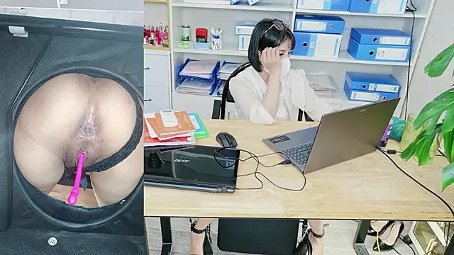 Julie-Rosee's Webcam Show