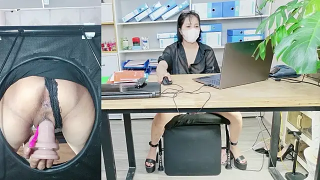 Julie-Rosee Show Webcam
