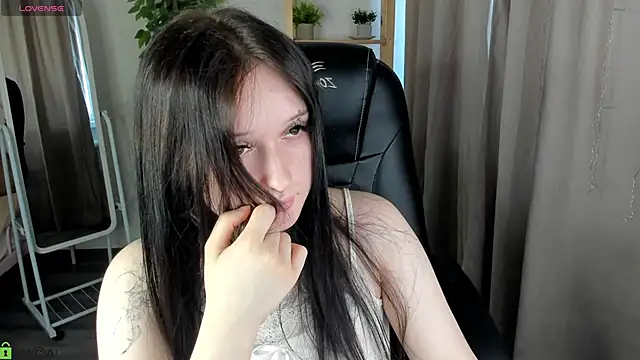 Emma-Blissa Adlı Modelin Canlı XXX Sohbeti