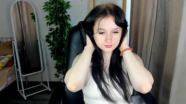 Emma-Blissa Adlı Modelin Canlı XXX Sohbeti