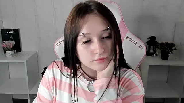Emma-Blissa Chat XXX live