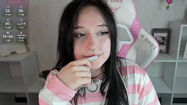 Emma-Blissa Chat XXX live
