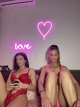 Sabrinedivinee Webcam show