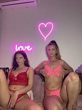 Show modela Sabrinedivinee na web-kameri
