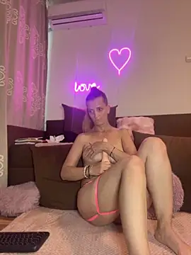 Sabrinedivinee Webcam show