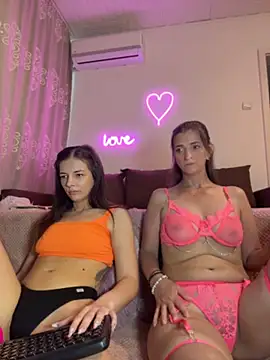Sabrinedivinee Webcam show