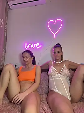 Chat +18 de Sabrinedivinee ao vivo