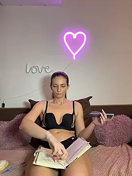 Sabrinedivinee Chat XXX in diretta