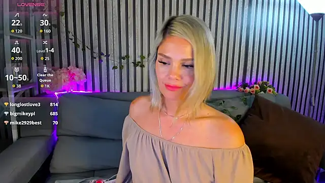 Betty_Brock Show in webcam