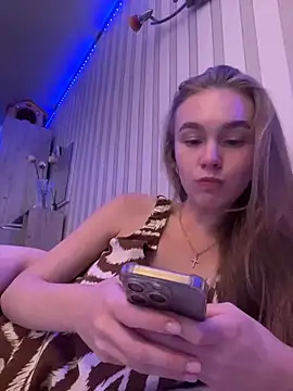 melissashineeeee webcam show