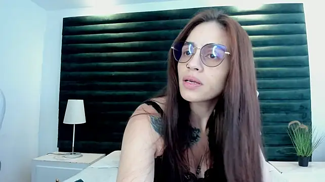 ValeryMontenegro Chat XXX in diretta