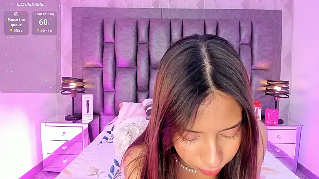 AriRose Chat XXX in diretta