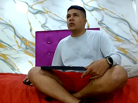 Show modela STEVEN-ANGEL na web-kameri