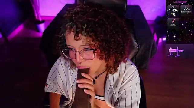 Chat +18 de emmanakamura ao vivo