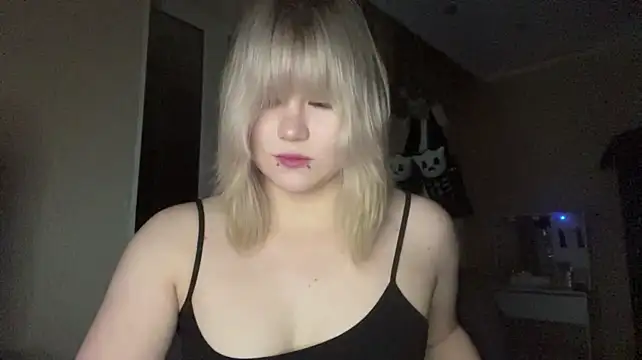 HelloKinki Chat XXX in diretta