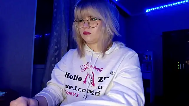 HelloKinki Live XXX-chat