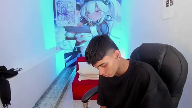 Tyger_Boyy: διαδικτυακό σόου στην κάμερα