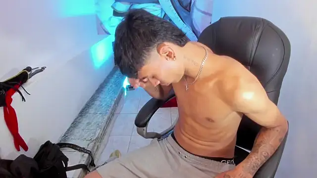 Tyger_Boyy Pertunjukan Webcam