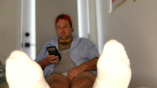 ChubbyGayBigFeet Show in webcam
