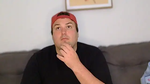 ChubbyGayBigFeet Show in webcam