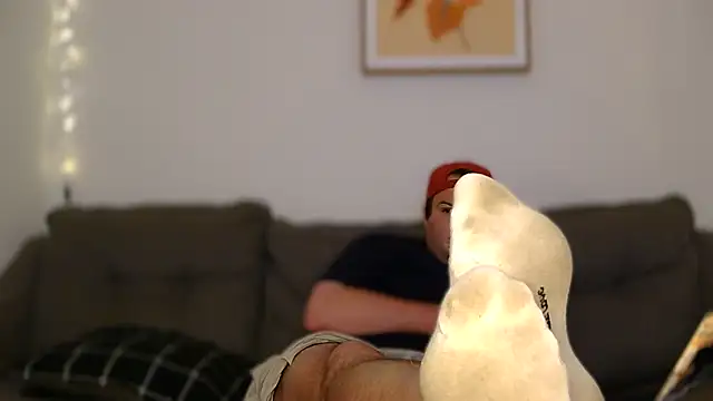 Pokazy przed kamerką – ChubbyGayBigFeet